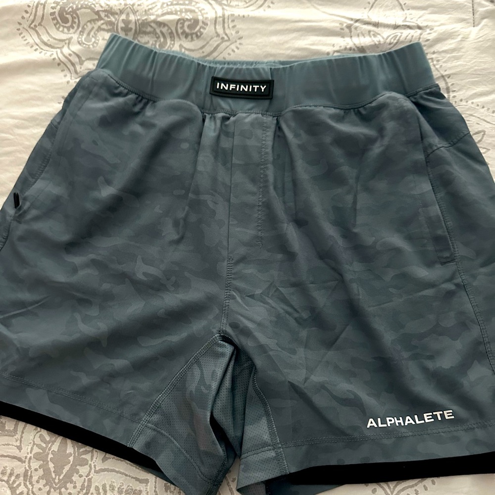 Alphalete infinity shorts 7 inch